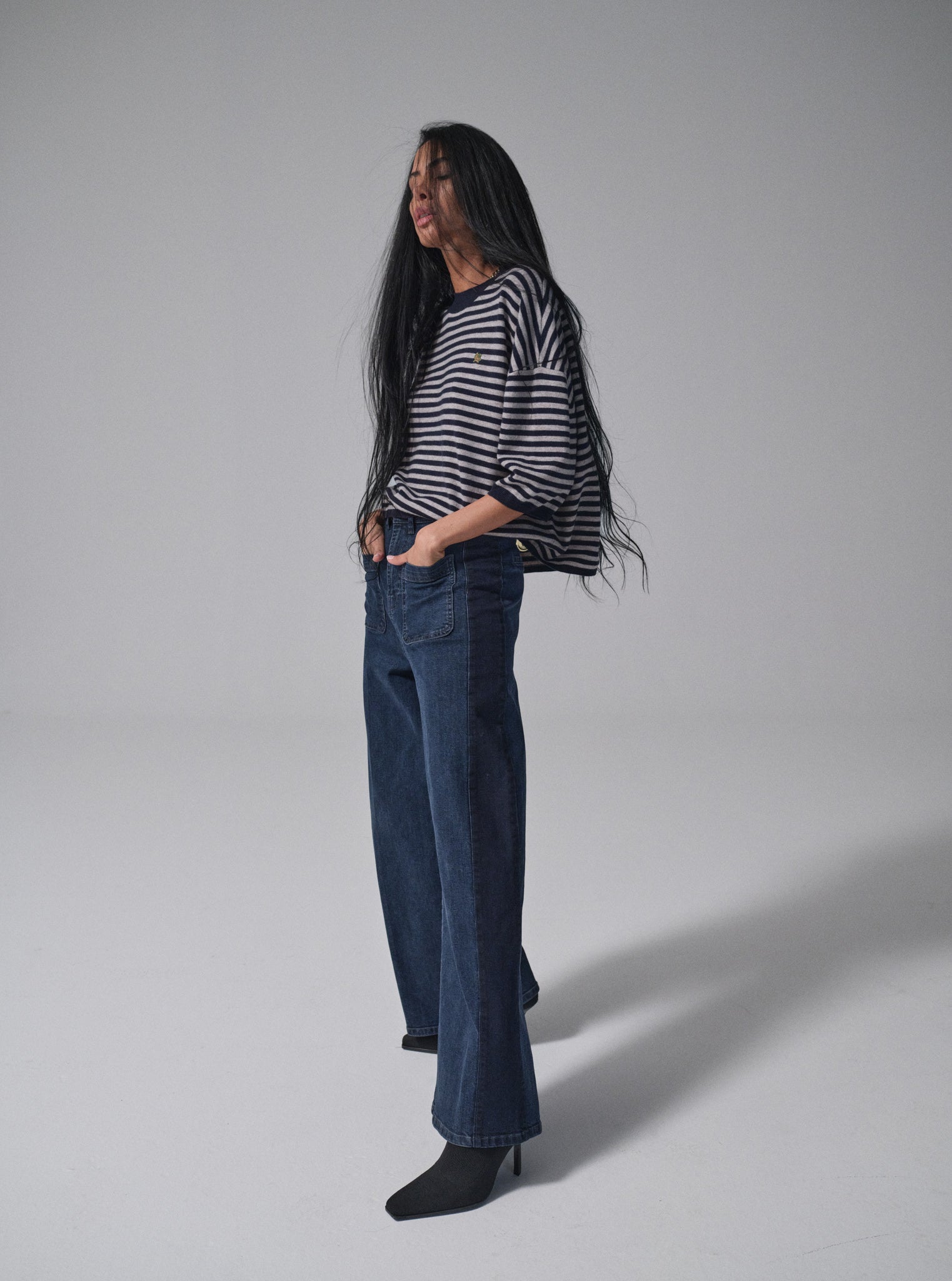 Modelshot / Dark Blue Denim / Detail